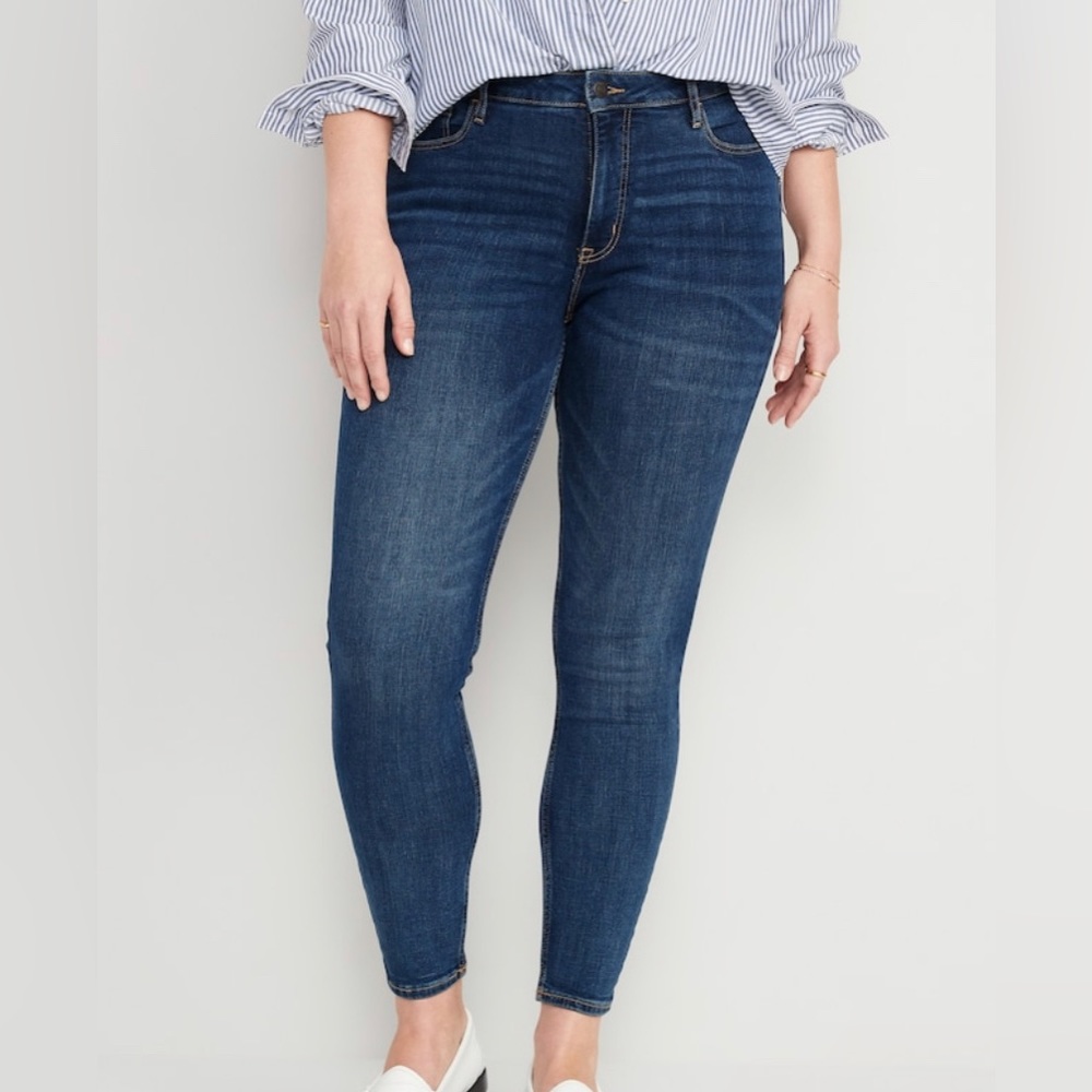 EUC Old Navy High-Waisted Rockstar Super-Skinny Denim Jeans Size 10 - Picture 2 of 10